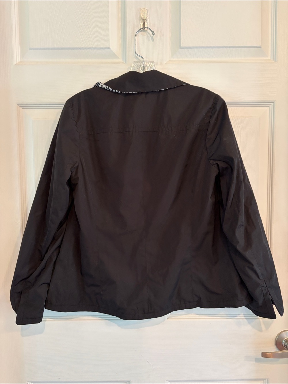 Women's Black and White Reversible Button-Front Nylon Windbreaker Jacket - Picture 3 of 5